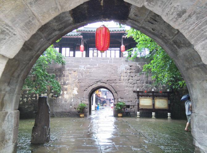恐龙绝地逃生